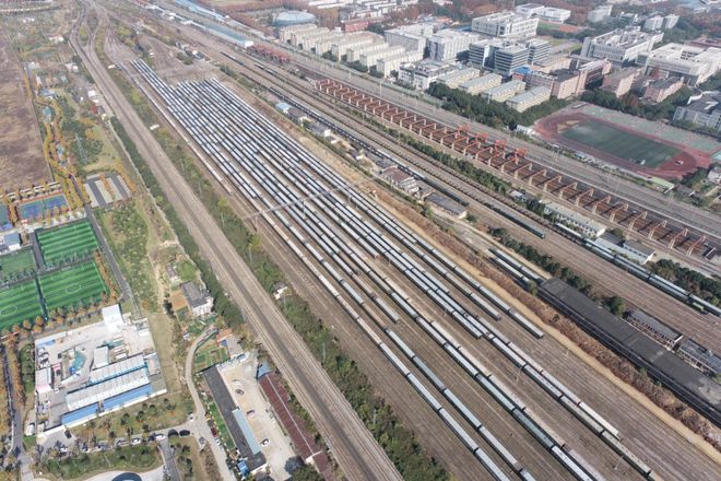 best365武汉地铁12号线武昌段首个盾构区间双线贯通穿越学校、铁路、河流！(图6)